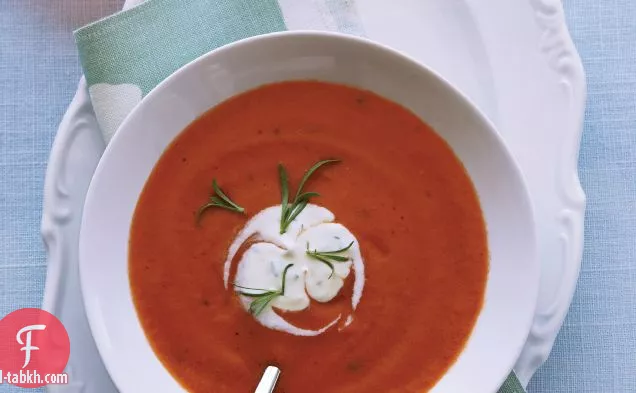 شوربة طماطم مبردة مع الطرخون