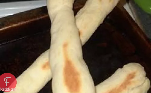 عصي خبز بولا