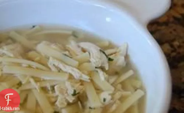 سوبر سهلة حساء الدجاج المعكرونة