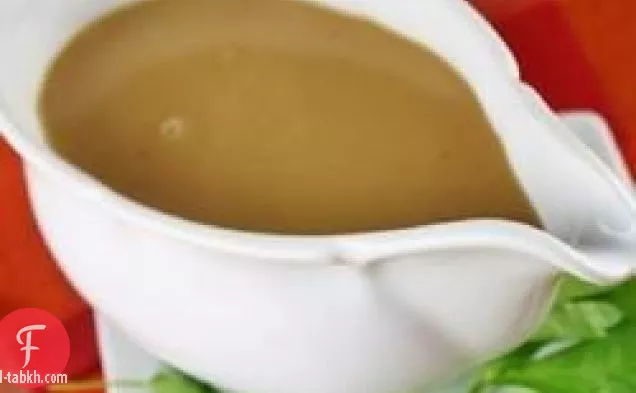 كيفية صنع مرق الدجاج محلي الصنع