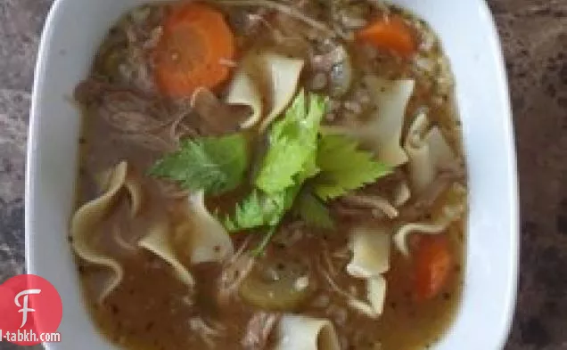 حساء الديك الرومي المتبقي (طباخ بطيء)
