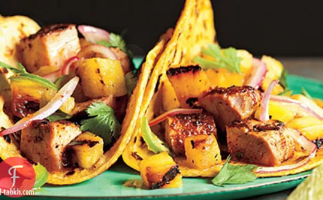 تاكو آل باستور مع صلصة الأناناس المشوية