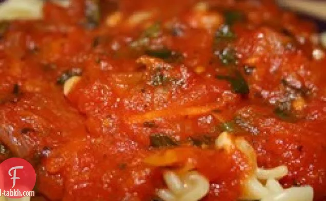 طباخ بطيء صلصة السبانخ مارينارا