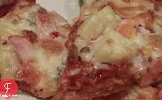 عجينة بيتزا على الطريقة النابولية مع الثوم والتوابل الإيطالية