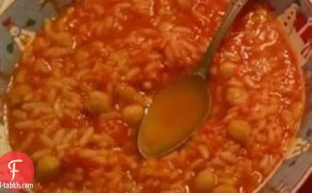 حساء الطماطم الحمص مع الأرز