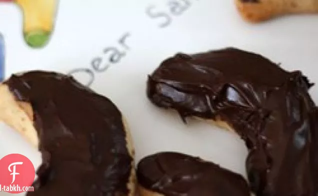 اللوز الهلال الثالث
