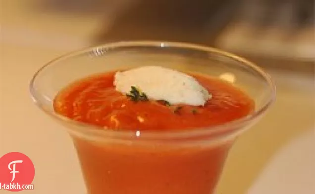 شوربة الطماطم الباردة مع آيس كريم جبن البارميزان