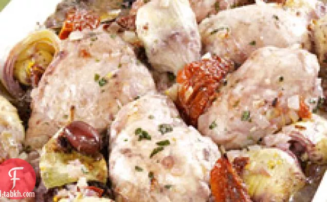 باندورا الدجاج مع الطماطم المجففة الشمس وقلوب الخرشوف
