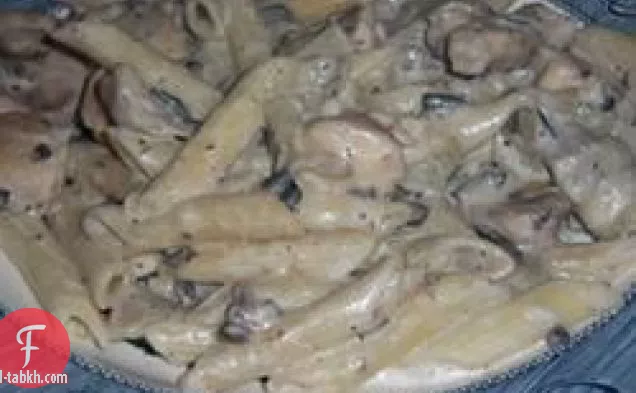 الدجاج والخرشوف بيني مع صلصة بيضاء