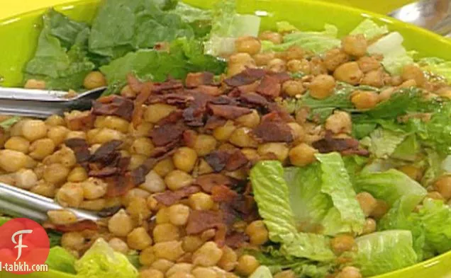 سلطة لحم الخنزير المقدد المدخن والفاصوليا