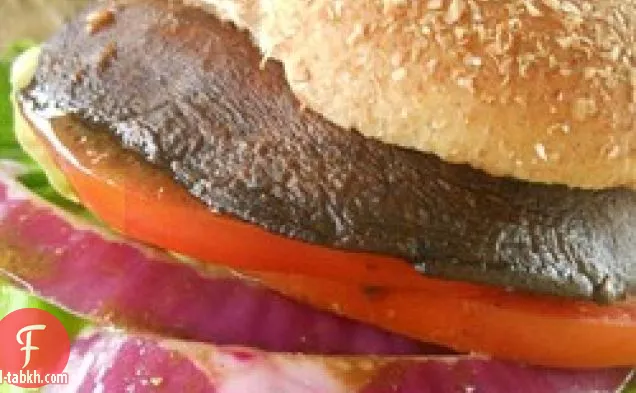 برجر فطر بورتوبيللو اللذيذ