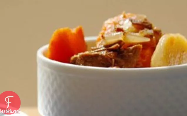 حساء لحم البقر النباتي بطباخ بطيء من أليسون