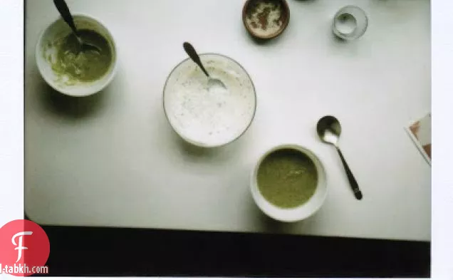 شوربة البروكلي مع كريمة الليمون والثوم المعمر