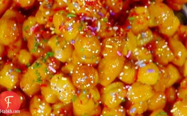 العسل منقوع عيد الميلاد الفطائر: ستروفولي