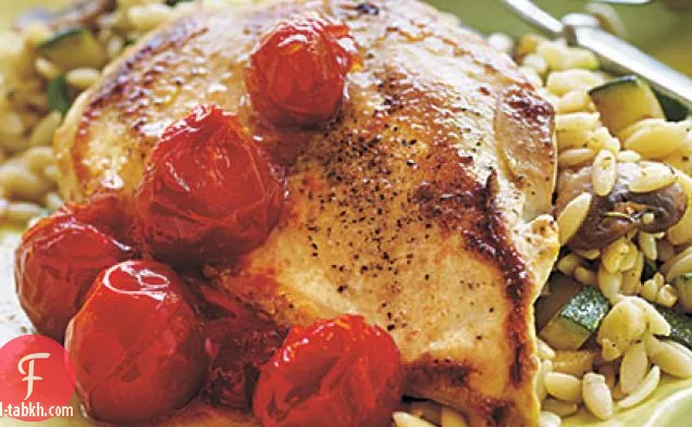 الدجاج مع صلصة الطماطم المجففة