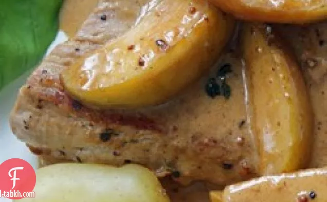 طباخ بطيء لحم الخنزير الخاصرة مشوي مع أرز التفاح والتوت البري