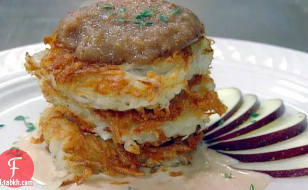 فطيرة البطاطس المقرمشة مع عصير التفاح وجبن الماعز