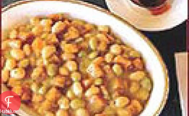 يخنة الفاصوليا الطازجة والذرة مع زيت الفلفل الحلو