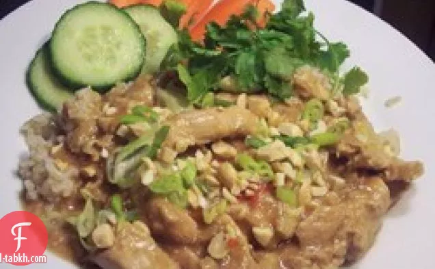 طبخ بطيء الدجاج التايلاندي