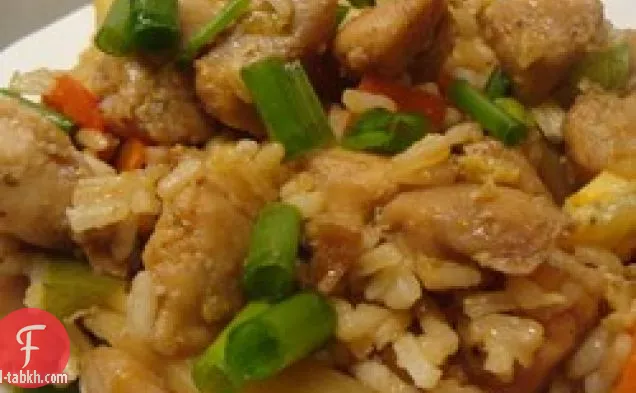 الدجاج الصيني الأرز المقلي ط