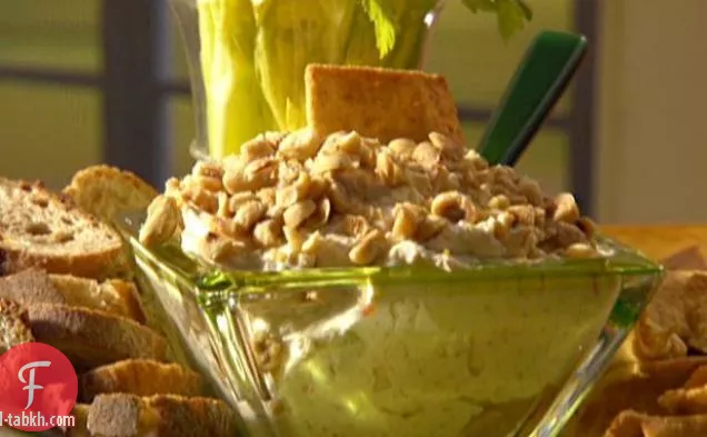جبنة زيتون وثوم طرية مع خبز باغيت كامل الحبوب