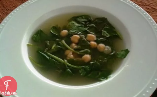 شوربة بسيطة بالليمون والريحان والسبانخ والحمص