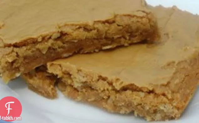 زبدة الفول السوداني وكعك الشوفان