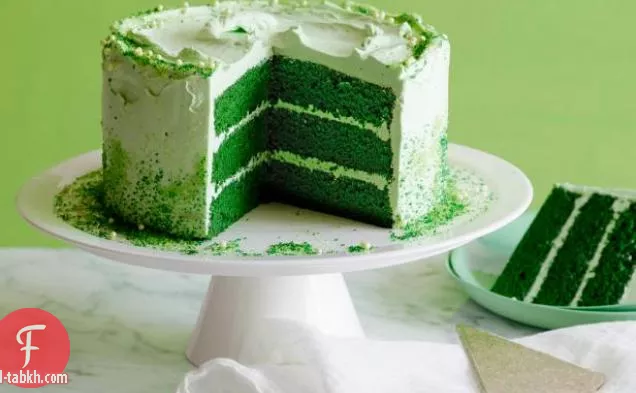 كعكة عيد القديس باتريك الخضراء المخملية