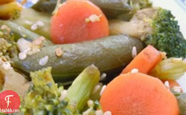 على البخار الخضار السمسم الآسيوية