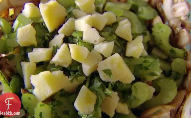 سلطة الفطر والبيكورينو