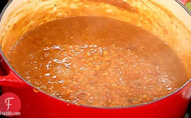 حمص هندي متبل وشوربة طماطم مشوية بالنار