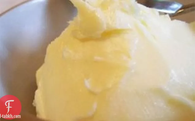 زبدة محلية الصنع