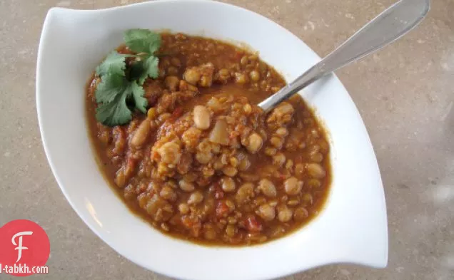 شوربة العدس والفاصوليا الحارة