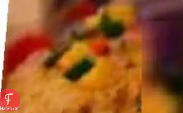 كعك تشاي كراب مع صلصة المانجو والخوخ