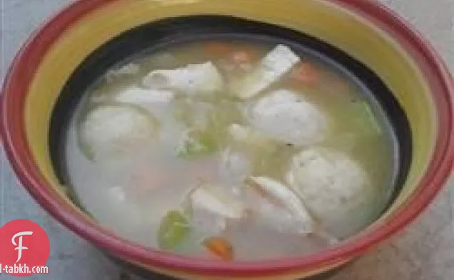 حساء الدجاج كوشير مع كرات ماتزو