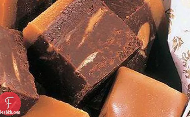 حلوى الشوكولاتة بزبدة الفول السوداني الاحتفالية