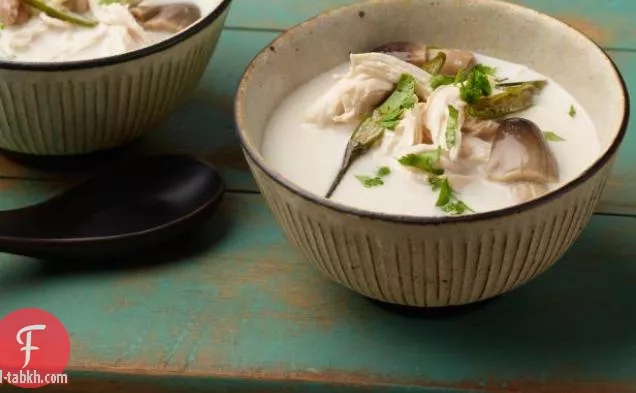 حساء الدجاج بجوز الهند التايلاندي