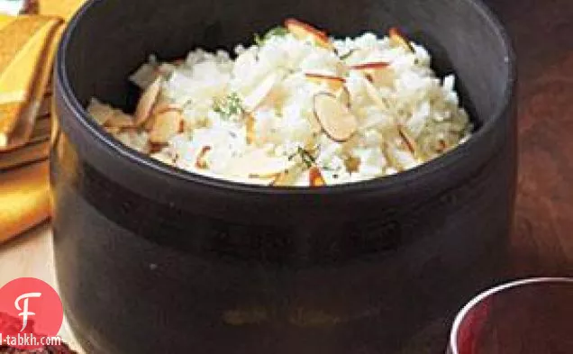 الأرز بيلاف مع اللوز والشبت وصفة