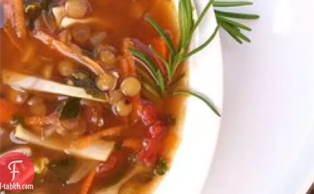 شوربة العدس والسجق القلبية