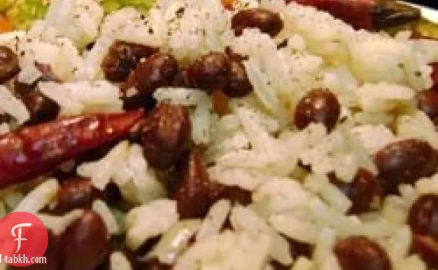 أرز جوز الهند مع الفاصوليا السوداء