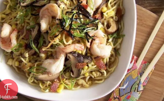 الروبيان المحمص والذرة ولحم الخنزير المقدد رامين