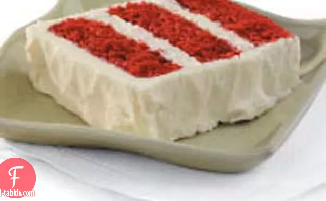 كعكة المخملية الحمراء محلية الصنع