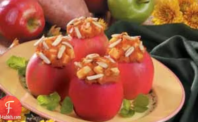 تفاح محشي بالبطاطا الحلوة