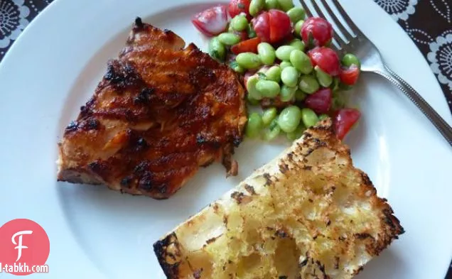 سلطة طماطم الكرز وفول الصويا مع صلصة اللبن