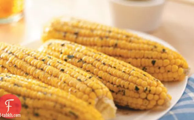 ذرة الطرخون على قطعة خبز