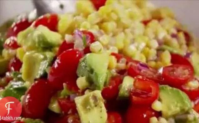 سلطة الذرة والأفوكادو