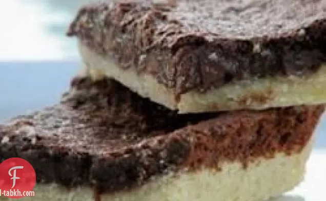 الكعك لزج مع قشرة الغريبة