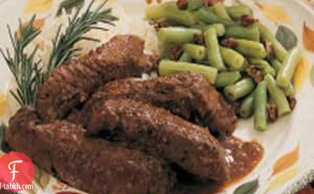 ضلوع قصيرة مطهو ببطء