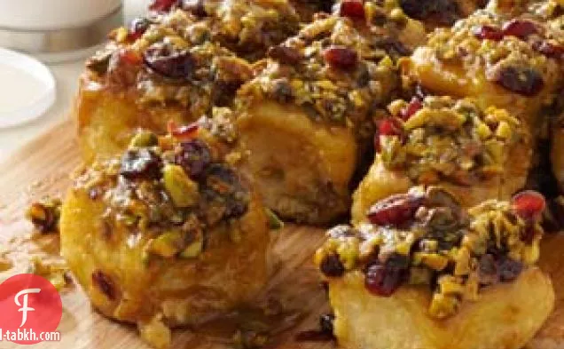 كعك التوت البري والفستق اللزج