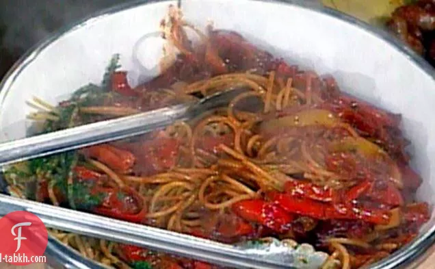 السباغيتي مع الفلفل الحلو - - - السباغيتي يخدع سوجو دي بيبيروني